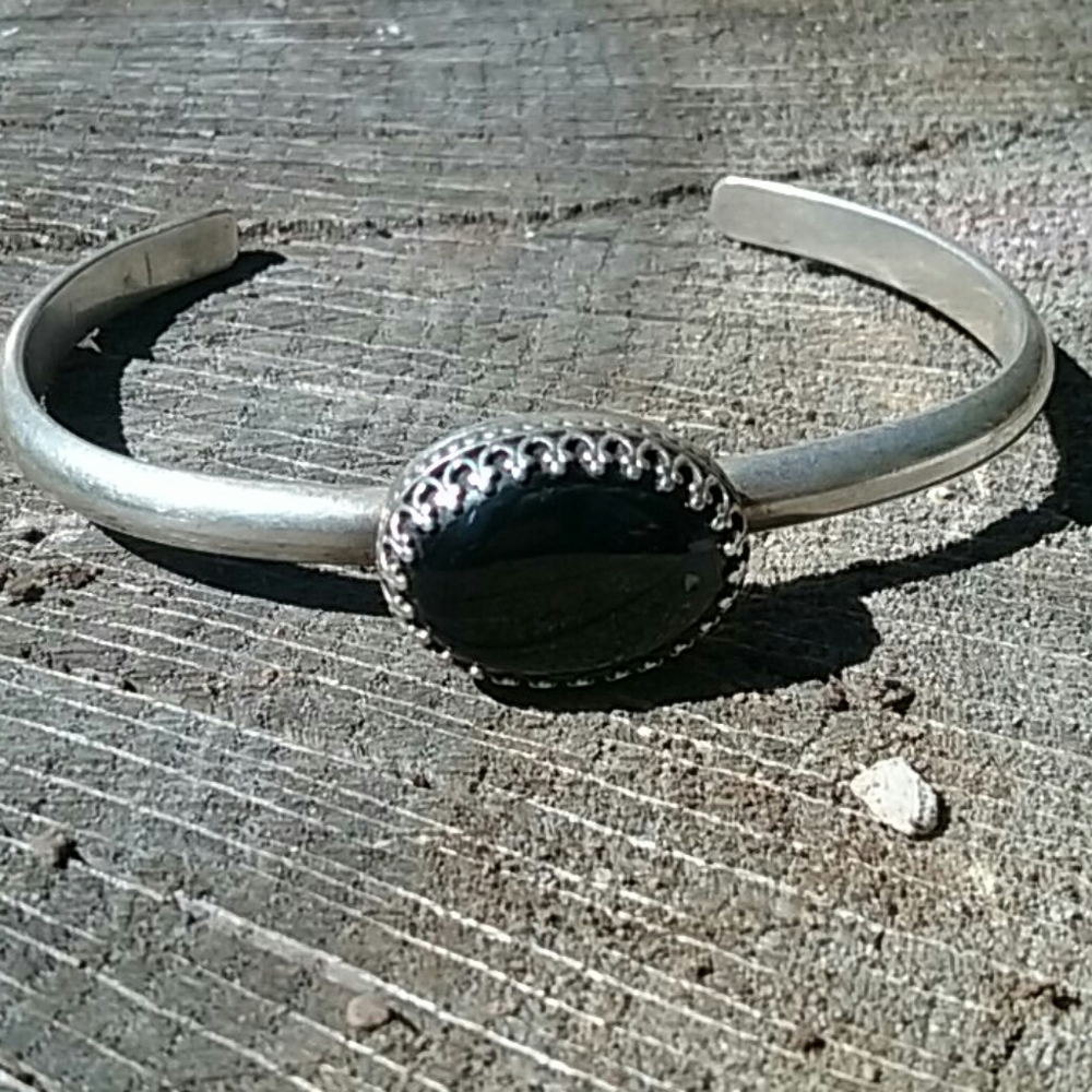 Aesthetic Arrest Cuff